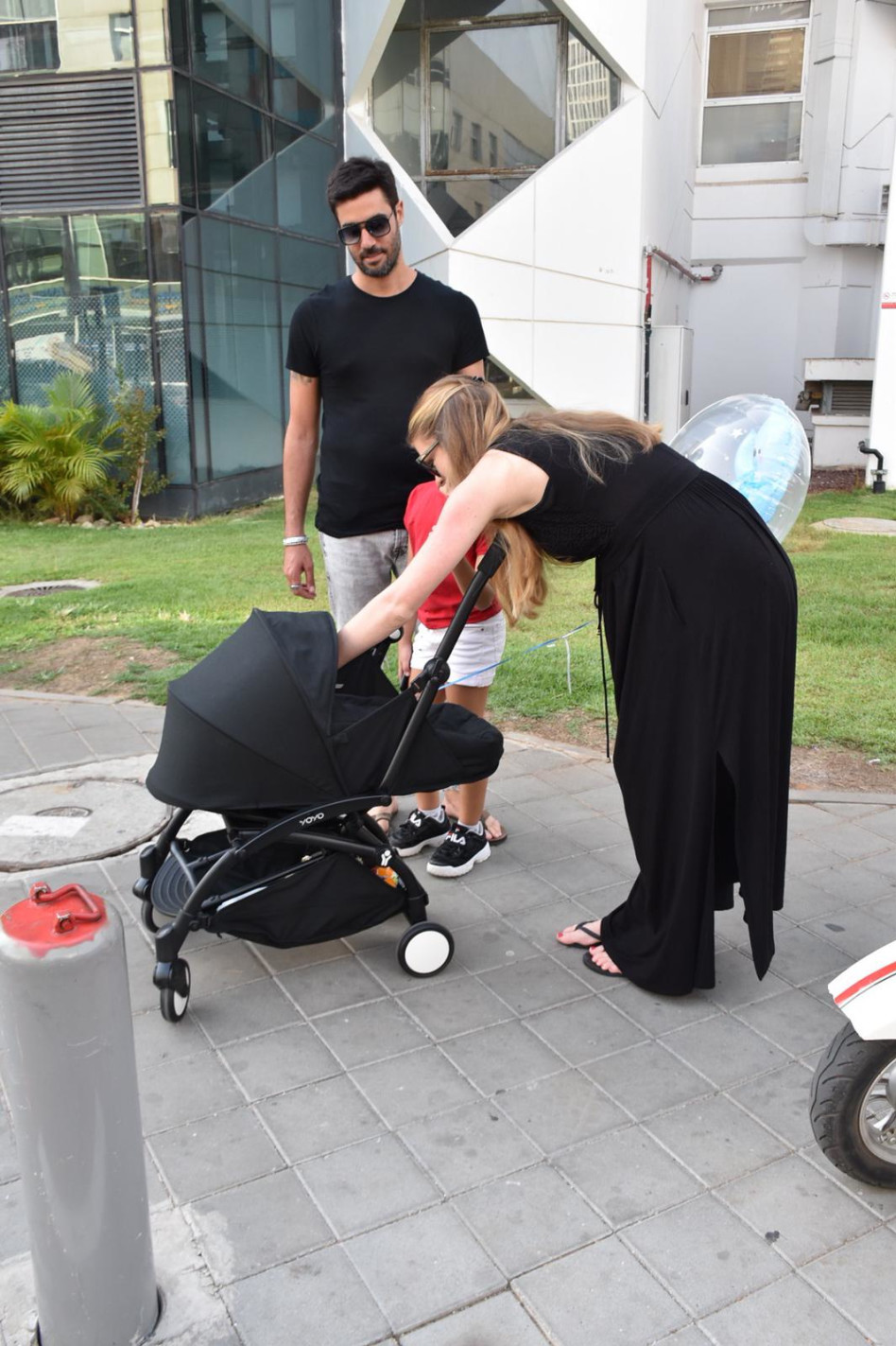 מה שלום הבייבי? (צילום: צ'ינו)