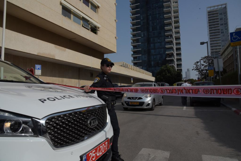 משטרה סמוך לביתו של בו כהן (צילום: אבשלום ששוני)