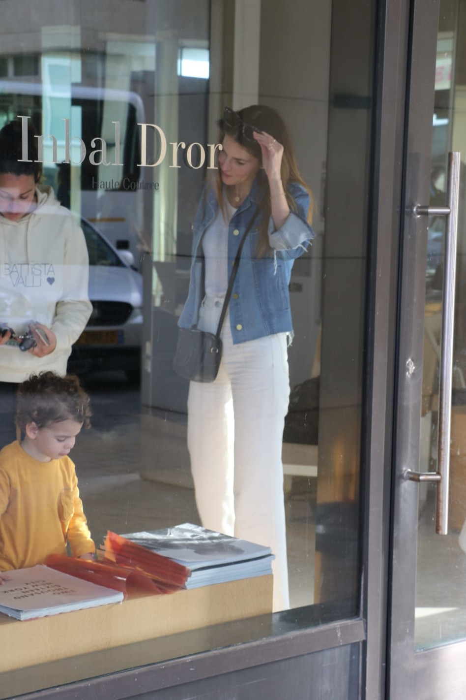 מחכים כבר לראות מה בחרת (צילום: פול סגל)