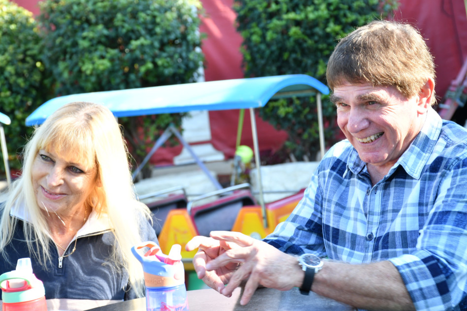 משה נוסבאום ואשתו נאוה (צילום: אביב חופי)