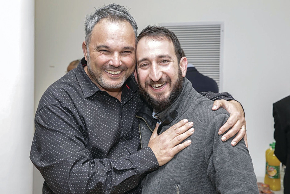 תום כהן ועופר אמסלם (צילום: אבי נישינבר)