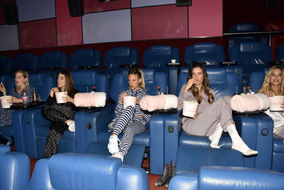 נהנות מהסרט (צילום: אביב חופי)