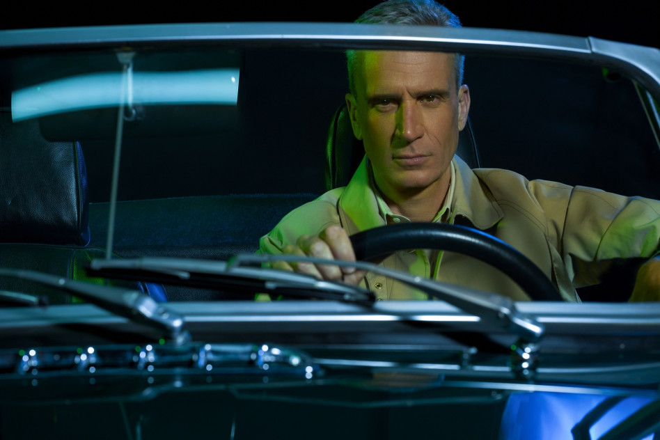 אברי גלעד מדגמן (צילום: רון קדמי)