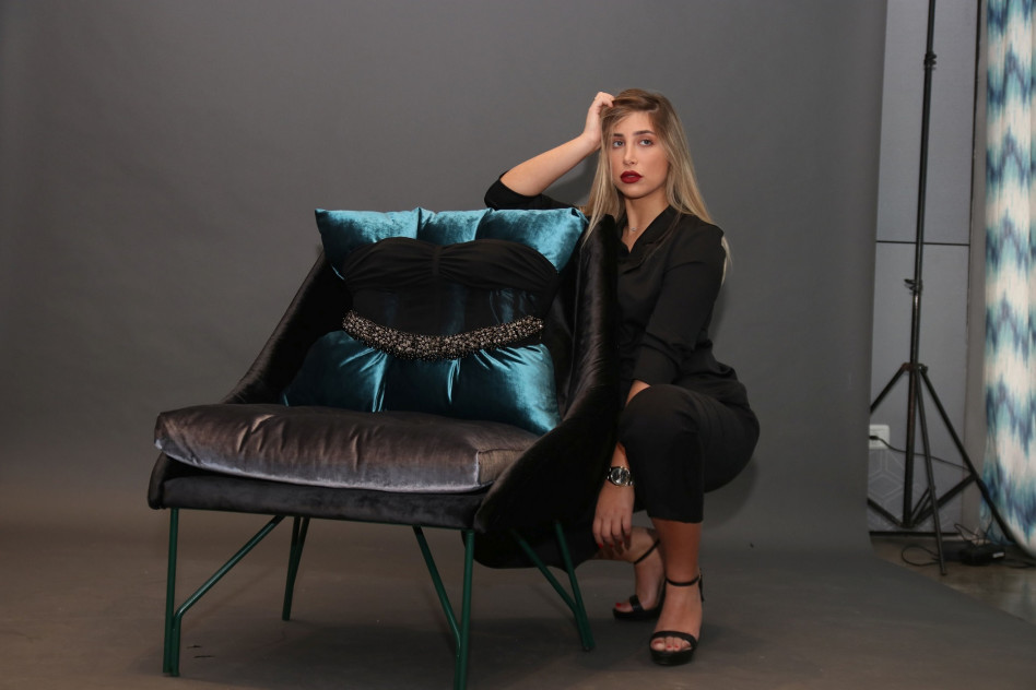 מעיין אשכנזי מחכה לטבעת (צילום: אור גפן)