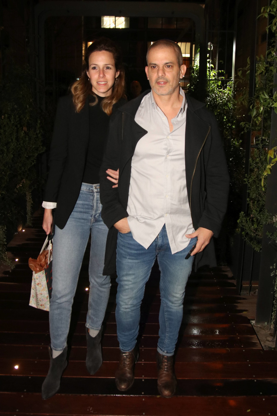 החצי השני של בר זוהר. קובי מחט ואשתו (צילום: אור גפן)