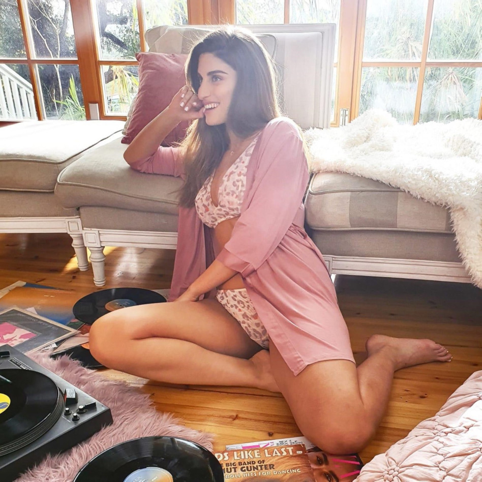 דנה זרמון בקמפיין לאינטימה (צילום: יח''צ)