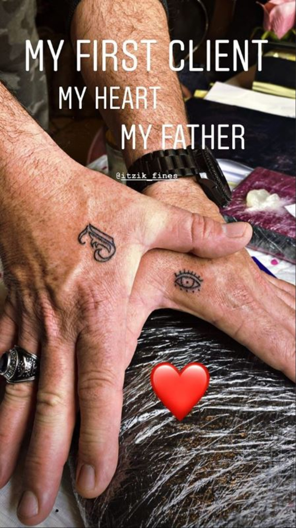 הקליינט הראשון של עדן פינס (צילום: אינסטגרם)