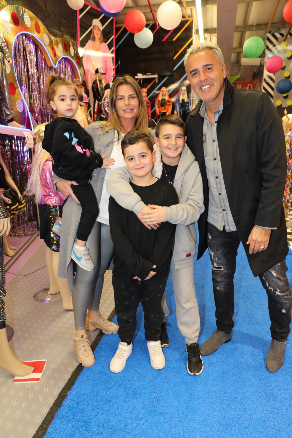 קובי פרץ בהרכב מלא (צילום: רפי דלויה)