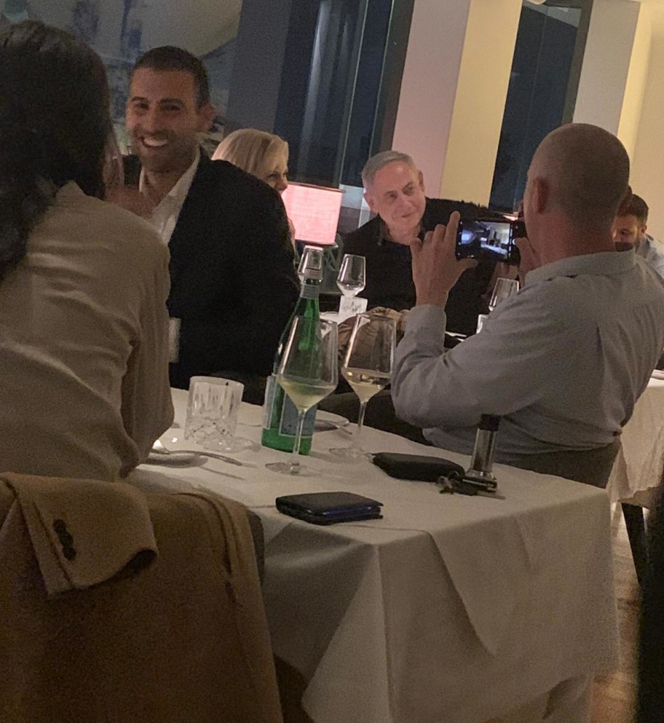 בנימין נתניהו ושרה נתניהו בחגיגות יום הנישואים (צילום: ללא)