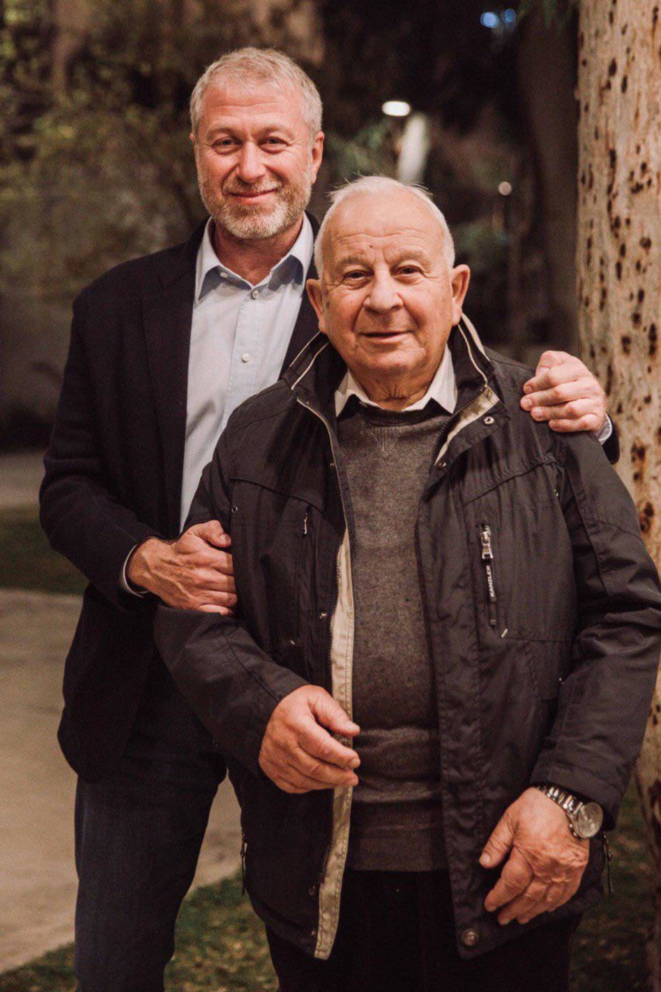 רומן אברמוביץ' עם דודו לייב  (צילום: מריה טרויאנקר )