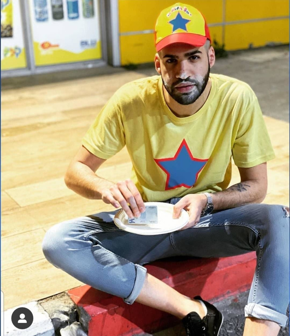 תחפושת יובל המבולבל עם רמיזה לפרשת הסמים (צילום: אינסטגרם)