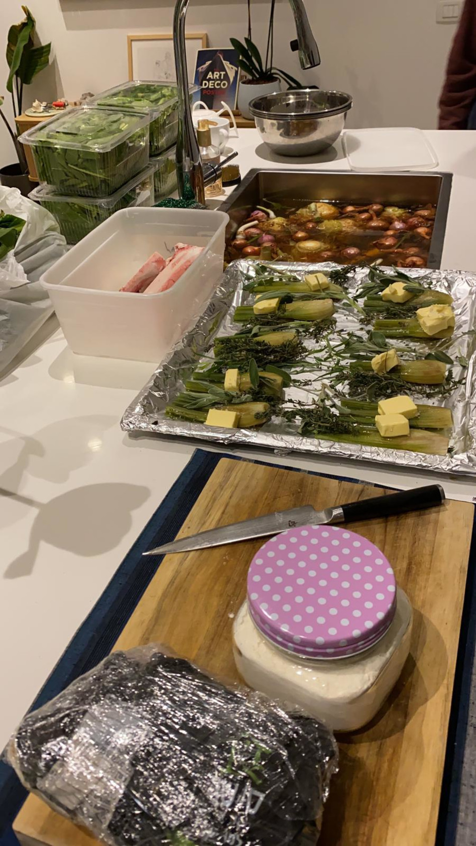 אסף גרניט מבשל בבידוד (צילום: פרטי)