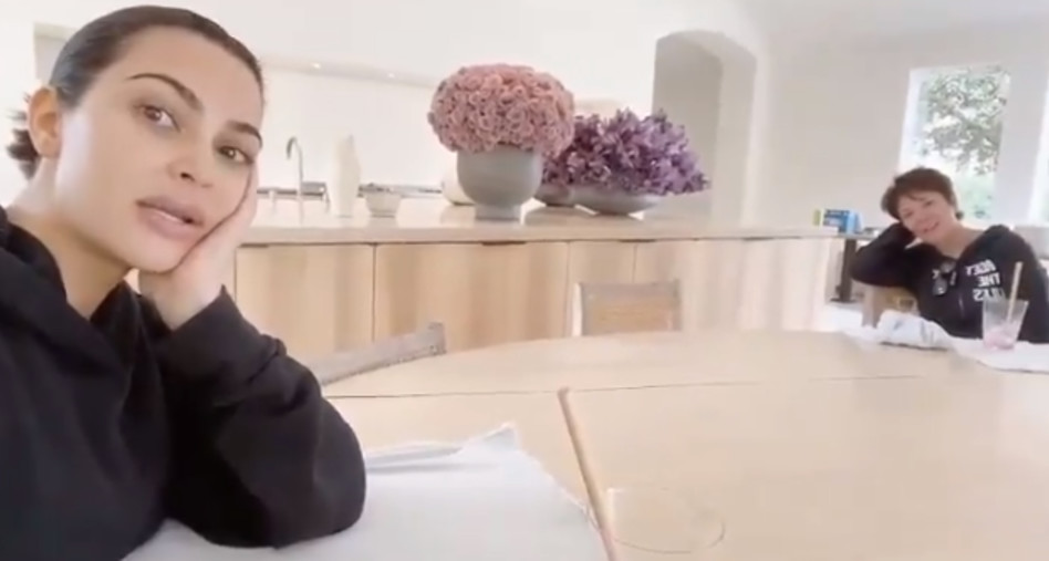 קים קרדשיאן, קריס ג'נר (צילום: צילום מסך טוויטר)