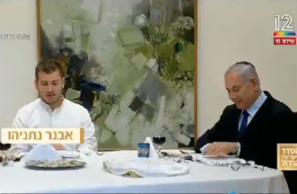 בנימין ואבנר נתניהו במשדר של ''קשת'' (צילום: צילום מסך: קשת)