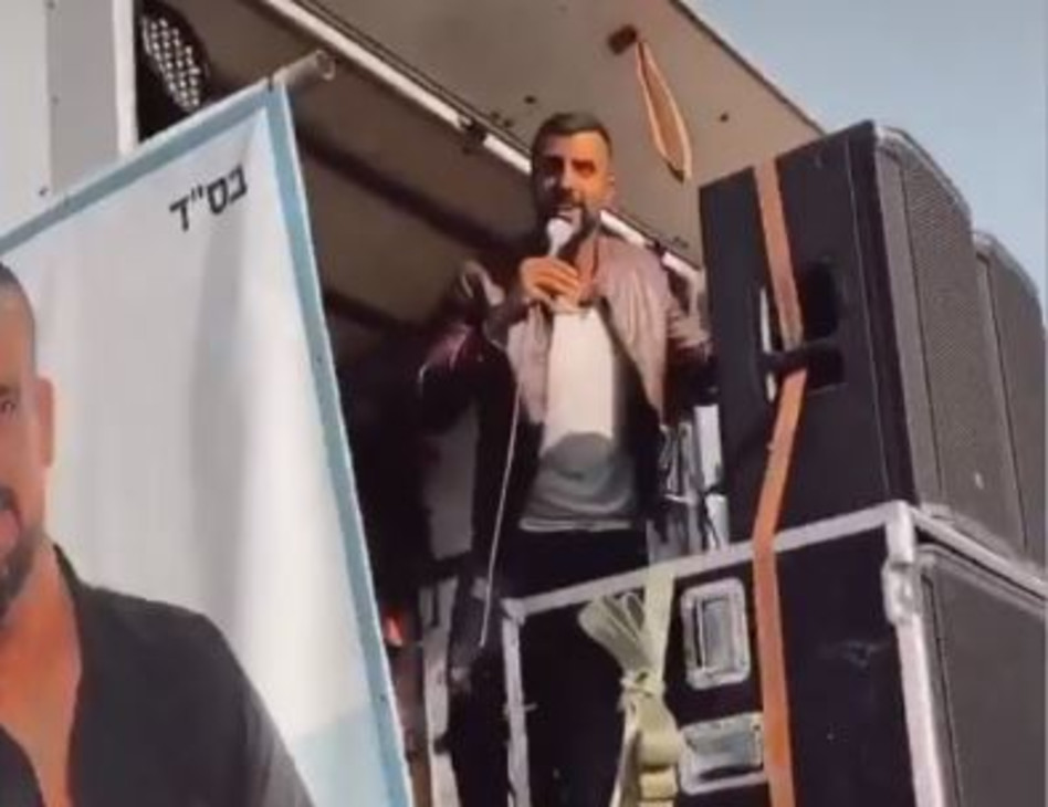 רגב הוד על משאית בסגר הראשון (צילום: צילום מסך אינסטגרם)