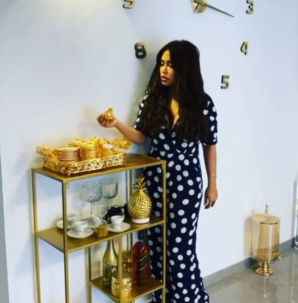 אביבית בר זוהר בביתה החדש (צילום: צילום מסך אינסטגרם)