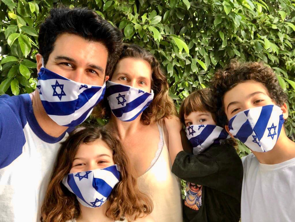 טל מוסרי והמשפחה (צילום: אור גפן)