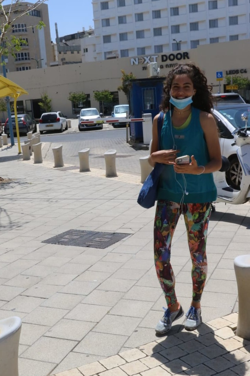 שלומית מלכה מגיעה לאימון (צילום: פול סגל)