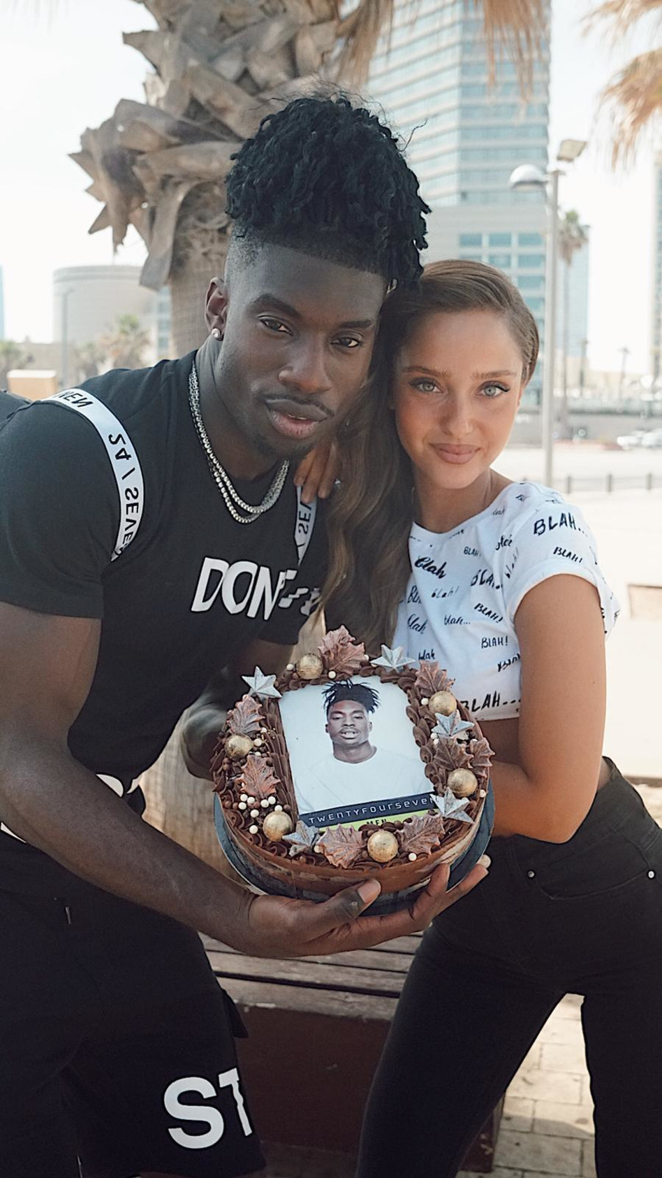 חוגגים לסטפן יום הולדת (צילום: דורון ברסקי)