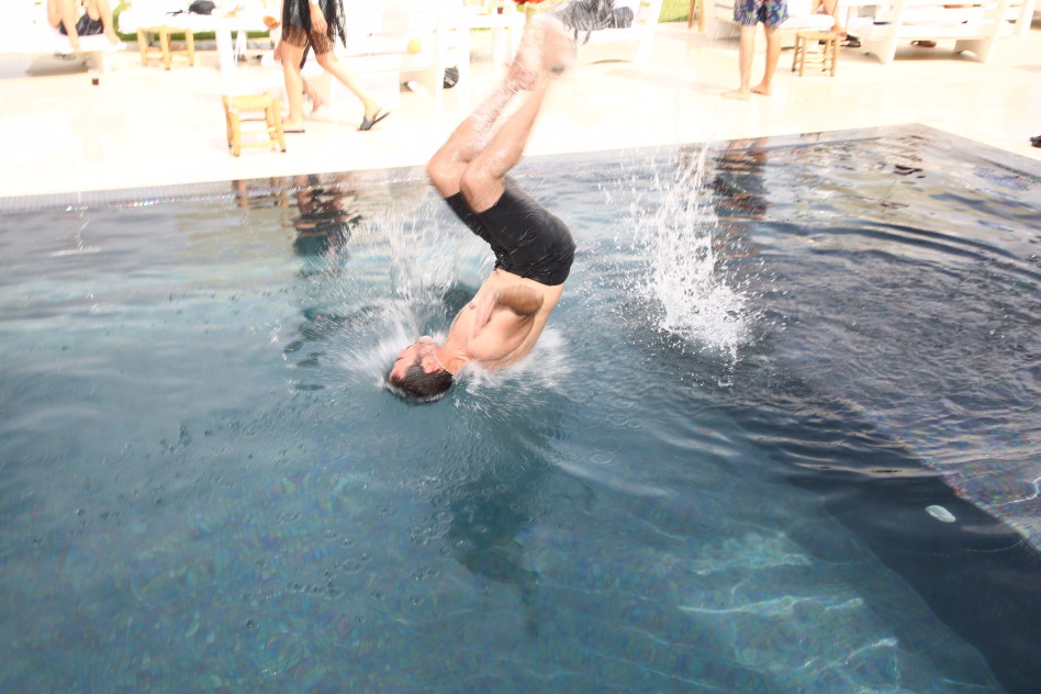 חי על הקצה. זהר שטראוס (צילום: אלוני מור)