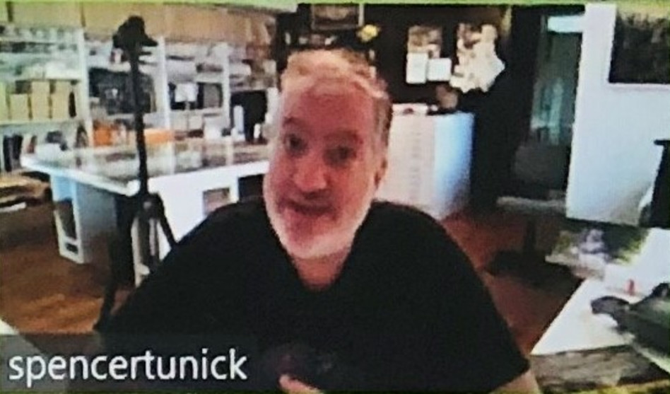 ספנסר טוניק (צילום: צילום מסך)