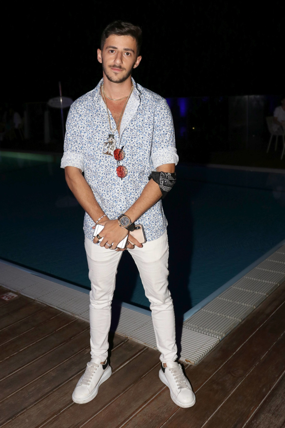 אדם אליוף מתרגל להשקות (צילום: אור גפן, יח''צ)