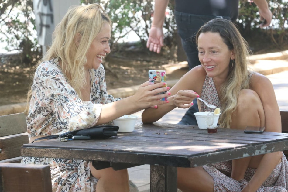 מעניין על מה הן הסתכלו שם. רוני לוי, מור לרמן (צילום: פול סגל)