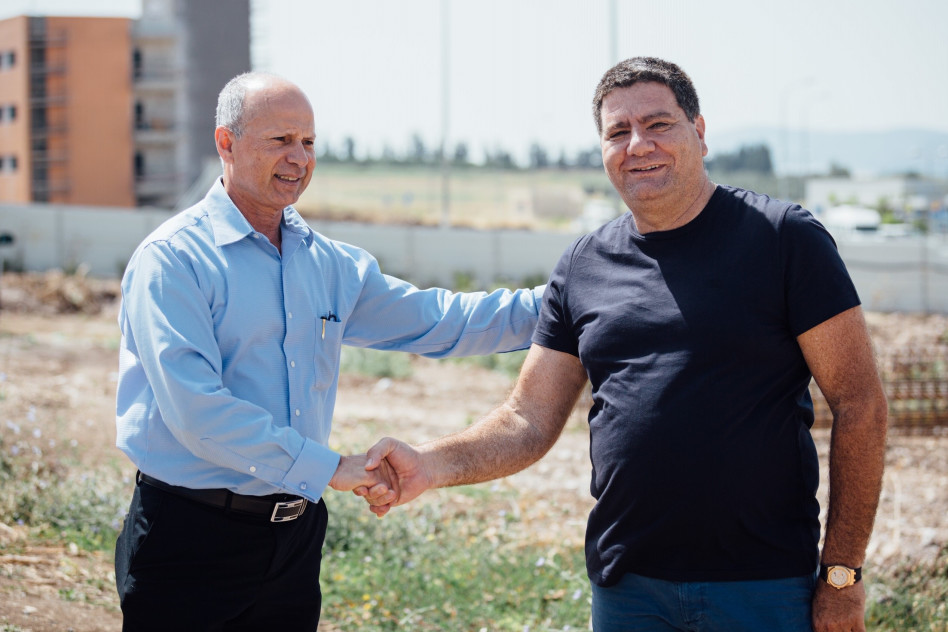 ענאן שמשום ואבי אלקבץ  (צילום: בוריס קוזנץ)