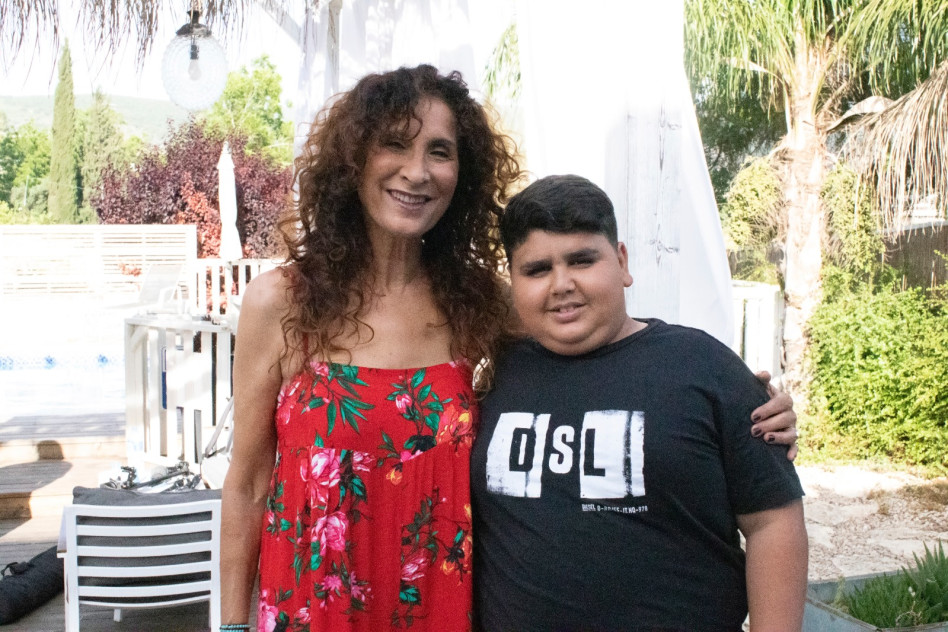 עם הסבתא הדואגת. דקל וקנין, אביבה אבידן (צילום: טוהר זנתי)