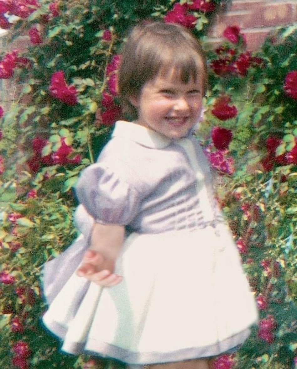 שרי אריסון תמונת ילדות  (צילום: פייסבוק)