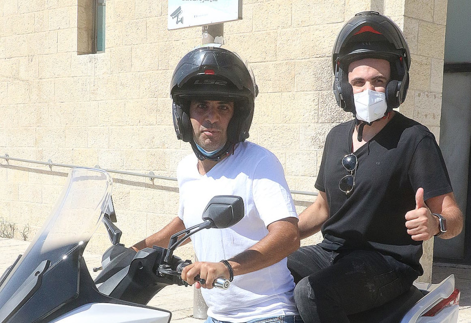 הגיעו להתפלל. ליאור חפצדי, אבי פרץ (צילום: פול סגל)