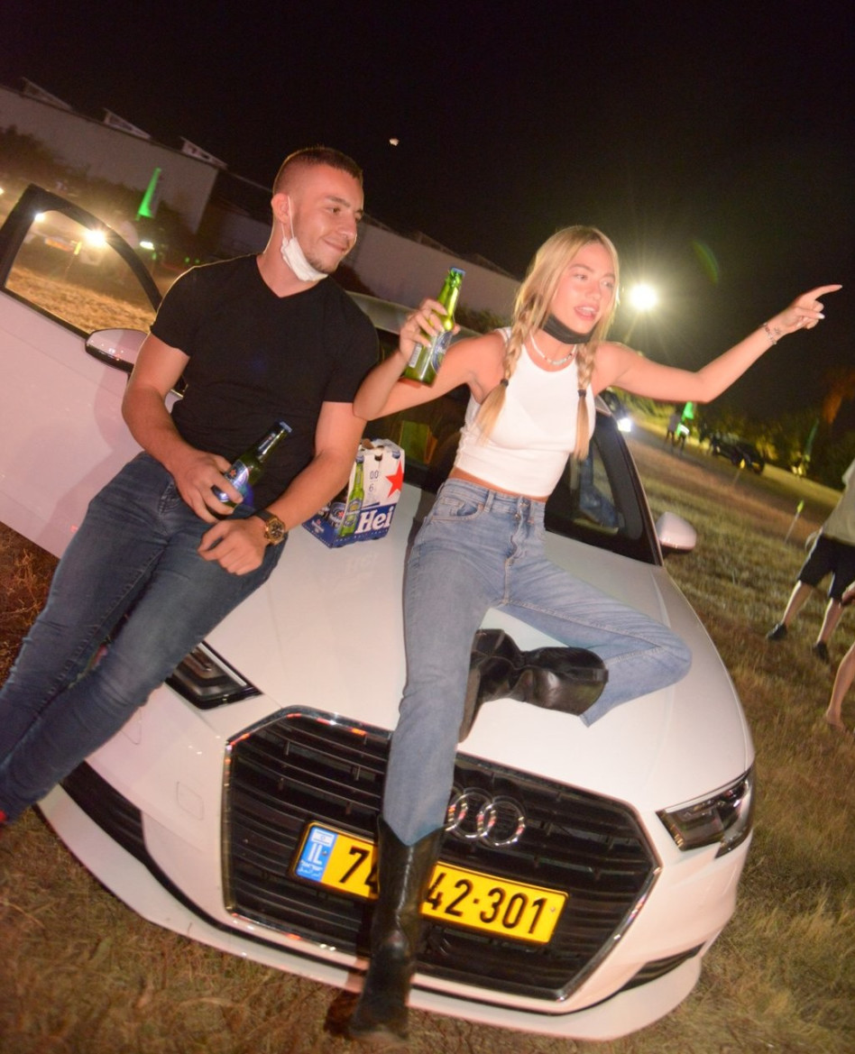 אלה איילון ואחיה הקטן (צילום: סוכנות ליאת מנדל)