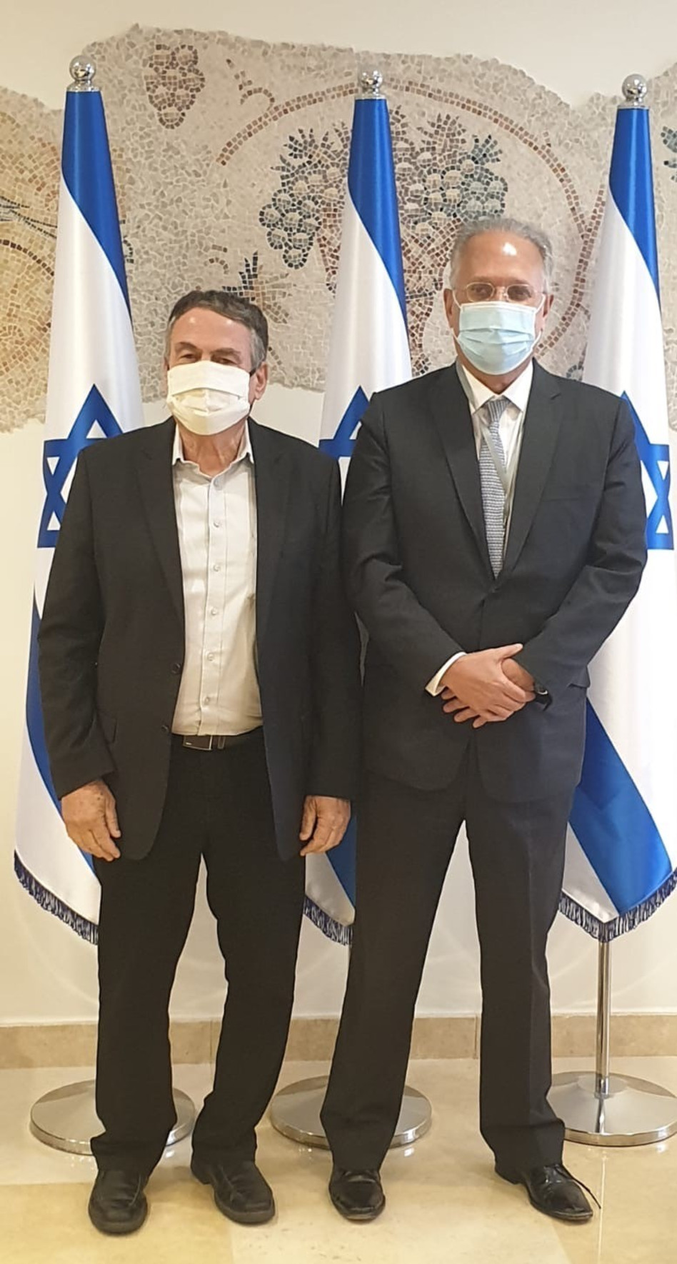 פאולו סזר מאירה דה וסקונסלוס ועוזי דיין   (צילום: אבי חיים)