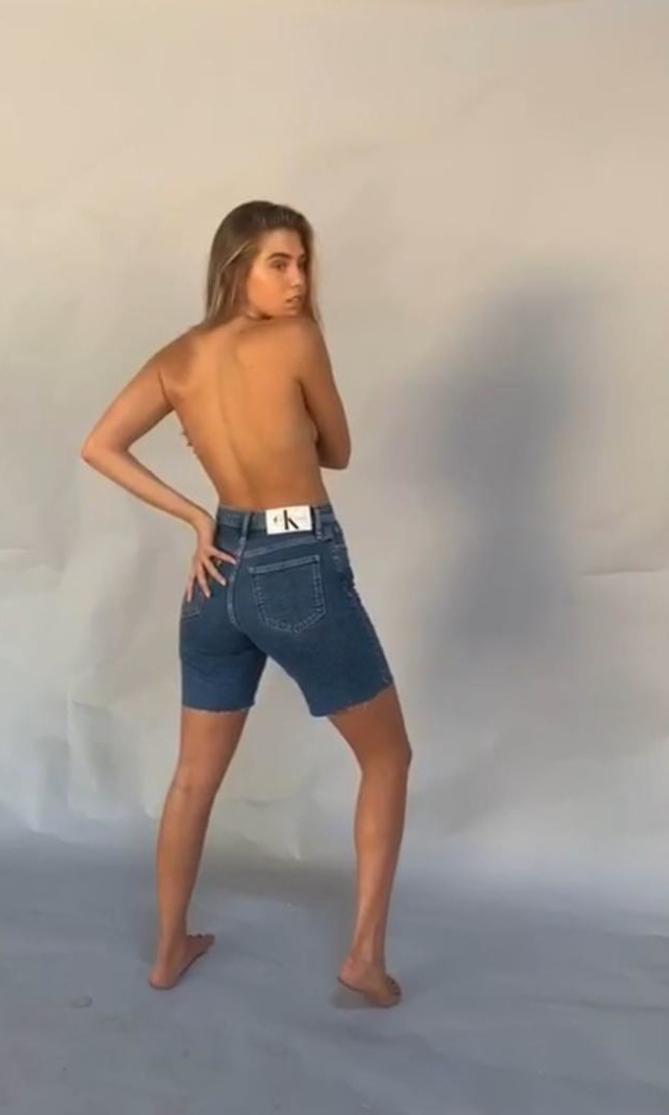 עומר ברבי מכחישה קשר לעידן חביב (צילום: פקטורי 54)