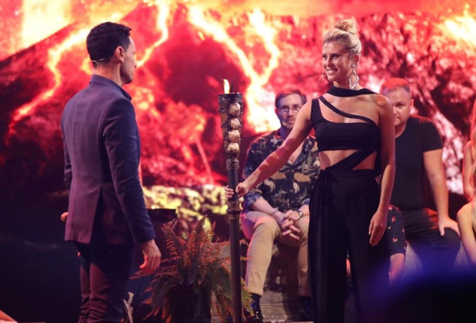 אלינה לוי ברגע ההדחה בגמר הישרדות (צילום: אור דנון)