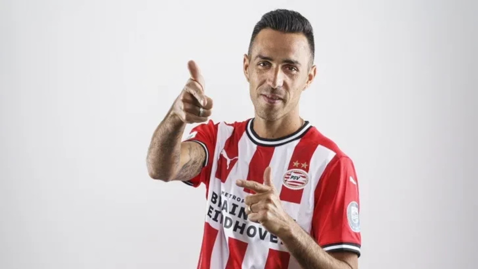 ערן זהבי במדי פ.ס.וו איינדהובן (צילום: פ.ס.וו איינדהובן)