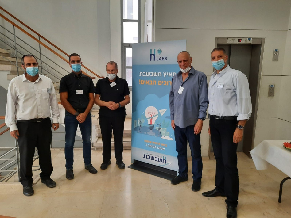 עוזי בן אליעזר, דב מורן,  אברהם מידן, אסף אברהמי ואורן זבידה (צילום: יונתן רותם)