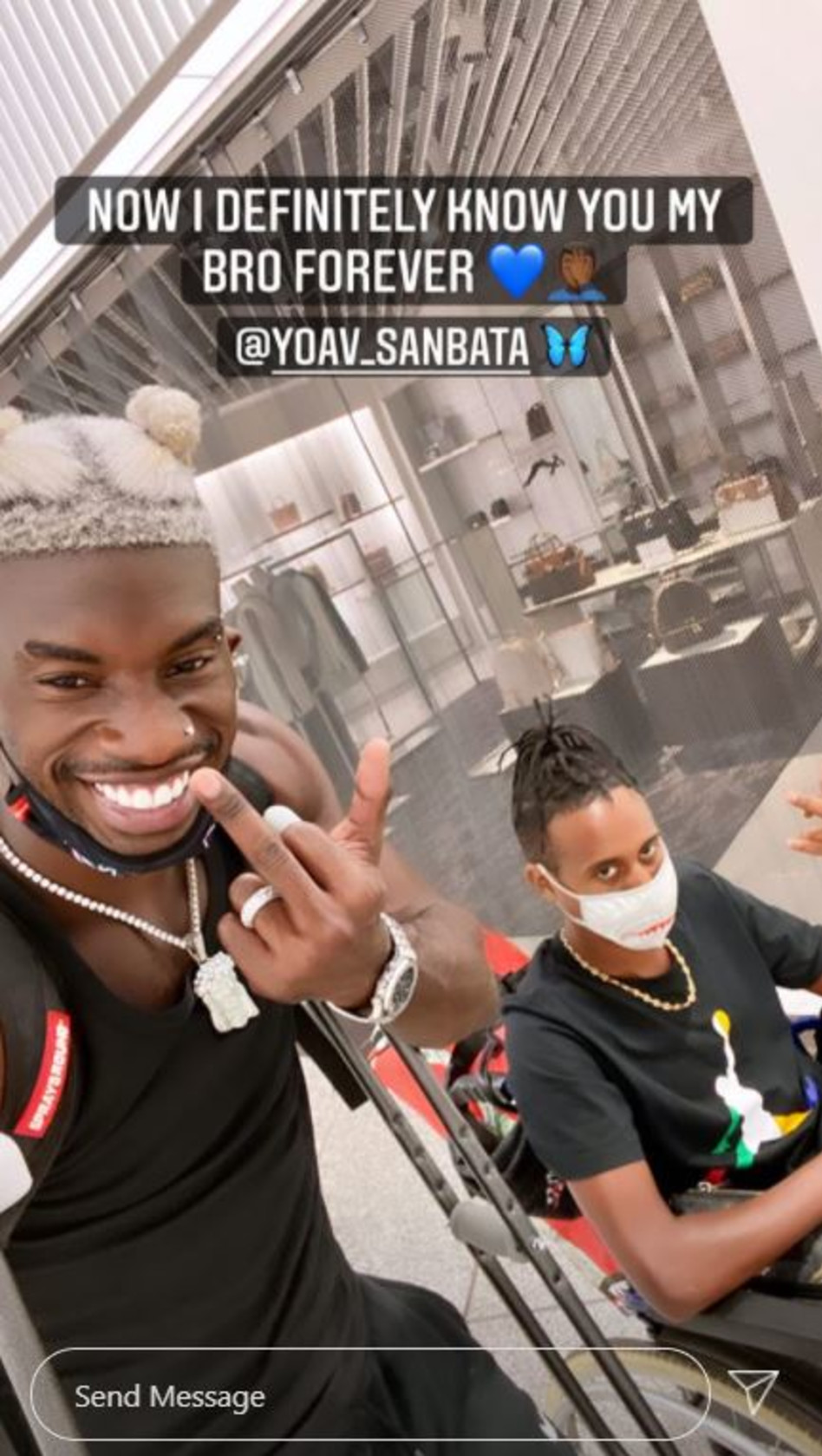 סטפן לגר בקביים (צילום: צילום מסך אינסטגרם)