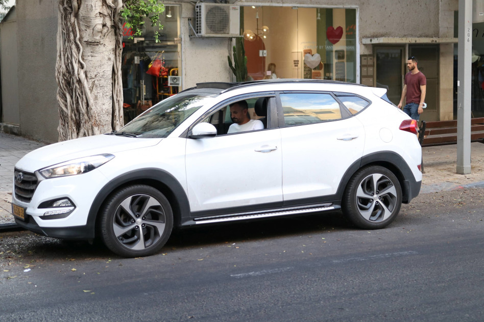 סחה על החניה בדיזנגוף (צילום: אור גפן)