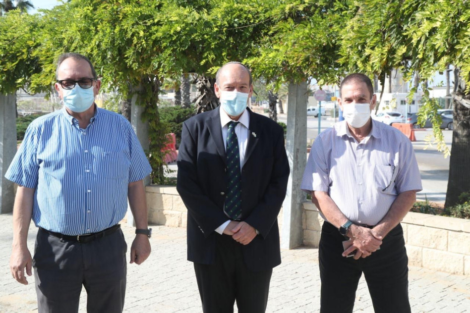 יפתח רון-טל, מתניהו אנגלמן ועופר בלוך (צילום: יוסי וייס, חברת החשמל)