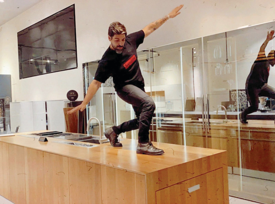 רותם כהן (צילום: יח''צ אביבי מטבחים)