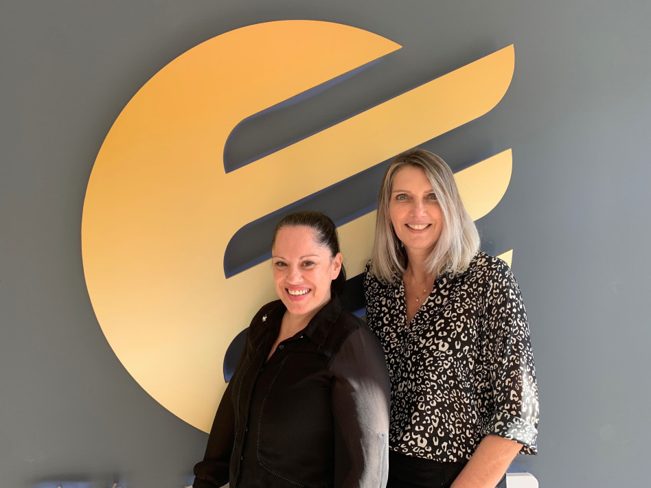 ענת ברקן ומיכל לאופר  (צילום: אפרת כהן)