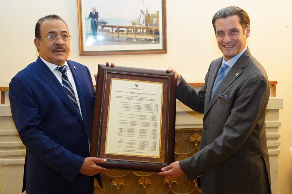 תמיר קוברין וד''ר שייח חאליד בן חליפה אל חליפה (צילום: שלומי אמסלם)