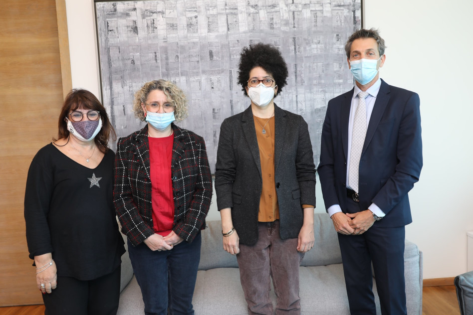 הלאונג': יעקבי מוציאה לאור | TMI