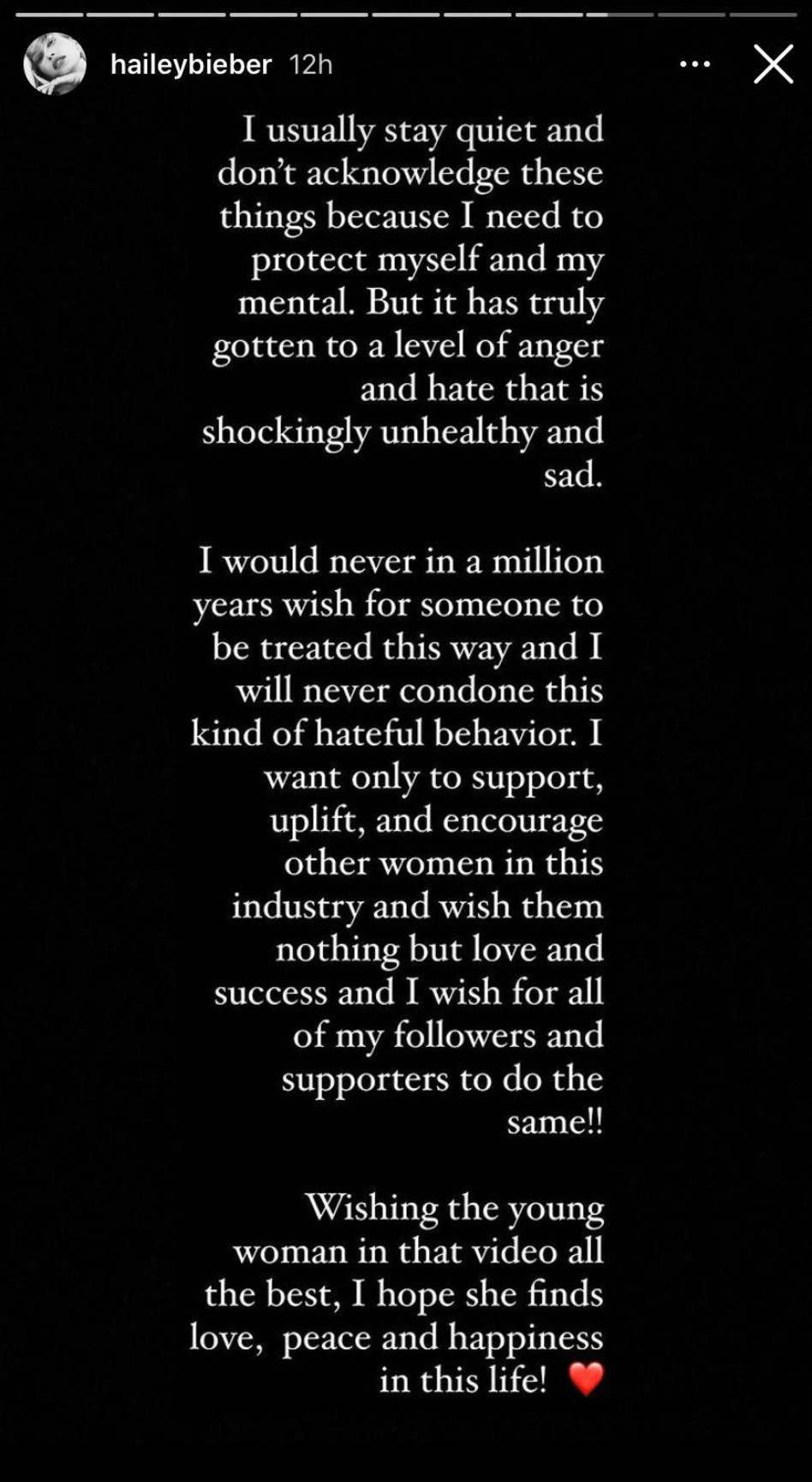 היילי ביבר מגיבה (צילום: צילום מסך אינסטגרם)