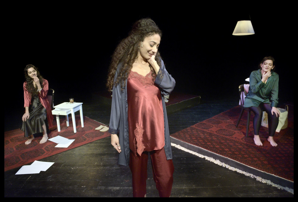 מונא חוא ב''מאחורי העיניים'' (צילום: יוסי צבקר)