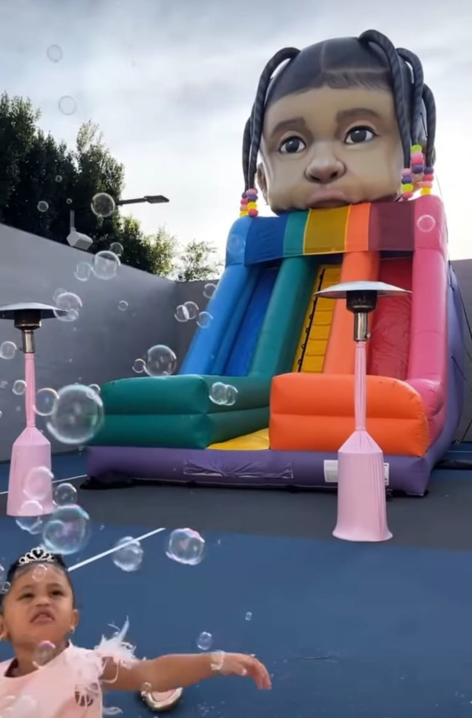 נאמן למקור. סטורמי וובסטר (צילום: צילום מסך אינסטגרם)