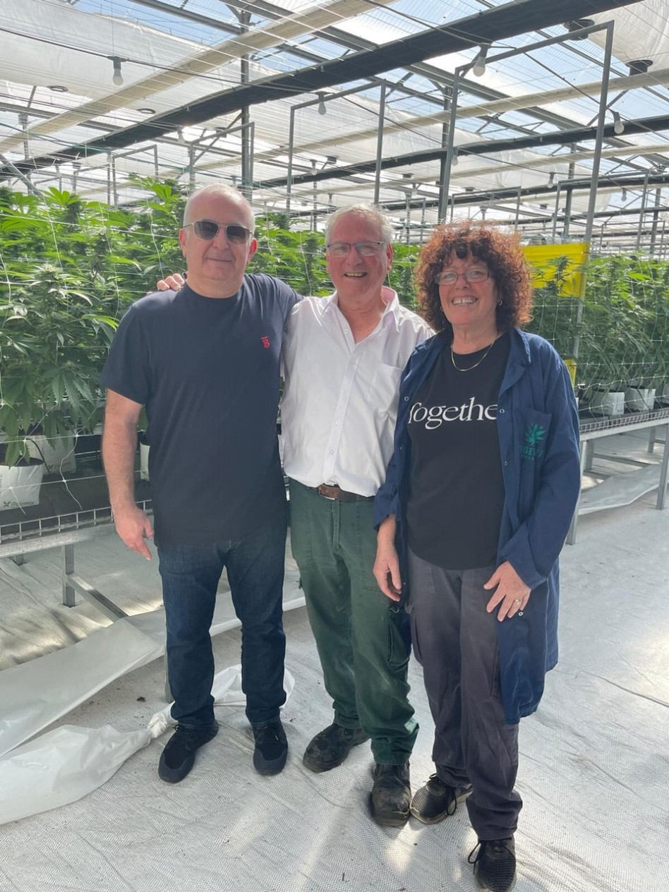 מוטי ונורית שיק וניסים ברכה&nbsp; (צילום: באדיבות טוגדר)