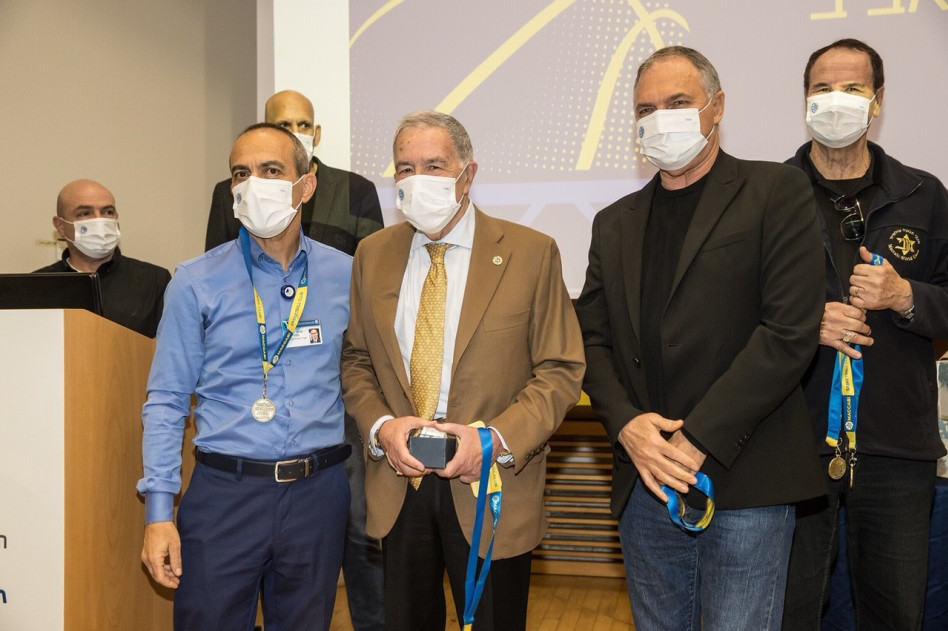 יוחנן דנינו, שמעון מזרחי ורוני גמזו (צילום: ספי מגריזו, אתר מכבי תל אביב)