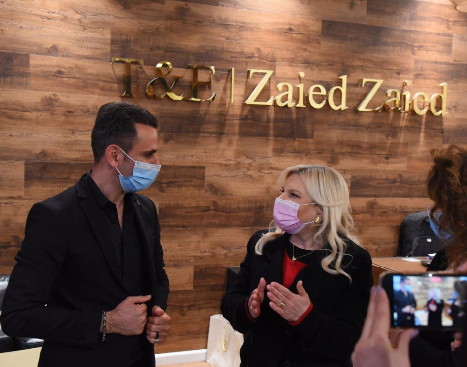 שרה נתניהו וזאיד זאיד בעל החנות (צילום: איציק גדייב)